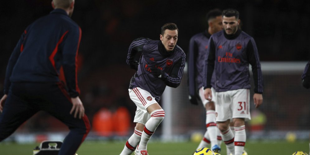 Arsenal dipastikan bakal terus Arsenal dipastikan bakal terus bersua dengan Pemain Asal Jerman Mesut Ozil musim depanbersua dengan Pemain Asal Jerman Mesut Ozil musim depan